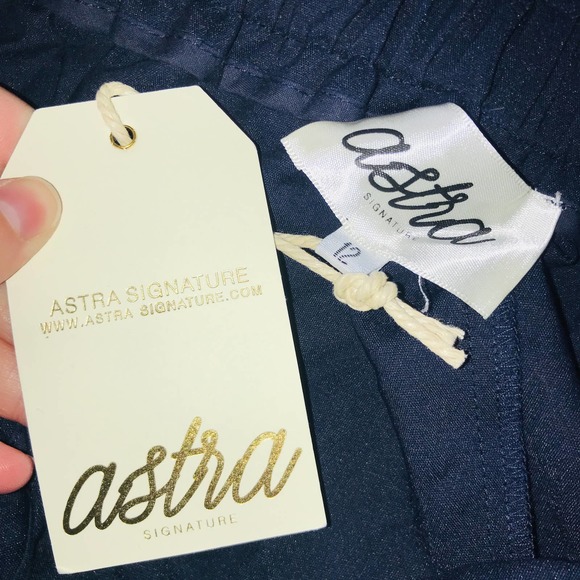 NWT Astra size 12 navy blue high waist paperbag tapered leg pants with belt - Picture 3 of 4